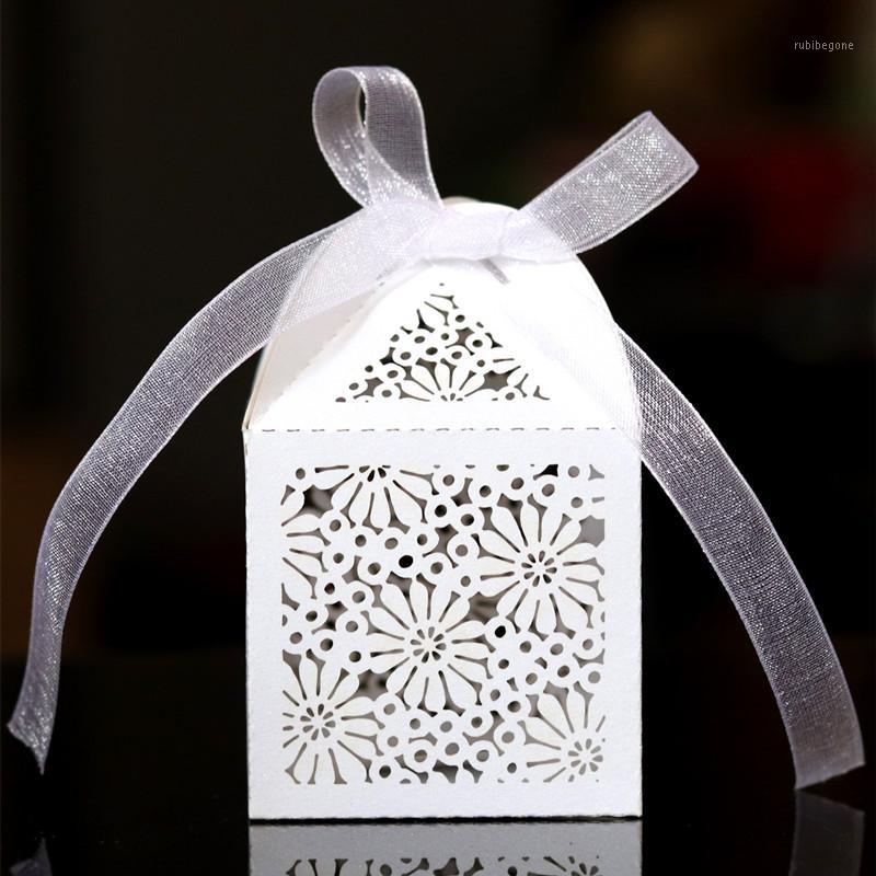 2020 Beautiful Pink Flower Laser Candy Box 50pc Chocolate Hollow Carton Creative Candy Box Packaging Bags Wedding Decoration 5Z1
2020 Beautiful Pink Flower Laser Candy Box 50pc Chocolate Hollow Carton Creative Candy Box Packaging Bags Wedding Decoration 5Z1