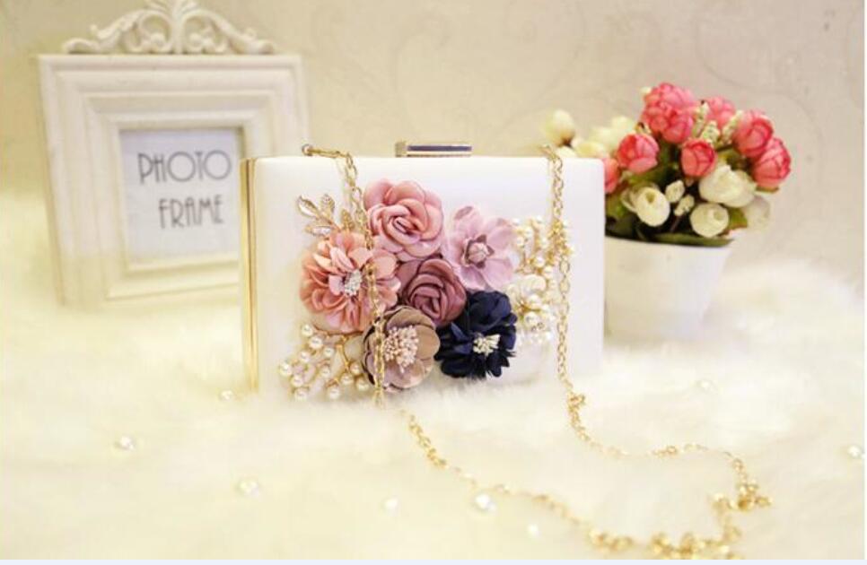 HBP Retro Beaded Embroidery Shoulder Bag Women 2021 New Elegant Handmade Rhinestone Beading Handbags Ladies Evening Dinner Clutch 0034A, Pink
HBP Retro Beaded Embroidery Shoulder Bag Women 2021 New Elegant Handmade Rhinestone Beading Handbags Ladies Evening Dinner Clutch 0034A, Pink