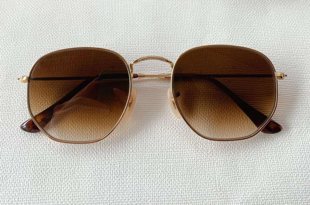 Gold Brown Shaded Classic Pilot Sunglasses 54mm unisex Fashion Sunglasses Glasses uv400 Protection Eyewear with box, White;black
Gold Brown Shaded Classic Pilot Sunglasses 54mm unisex Fashion Sunglasses Glasses uv400 Protection Eyewear with box, White;black