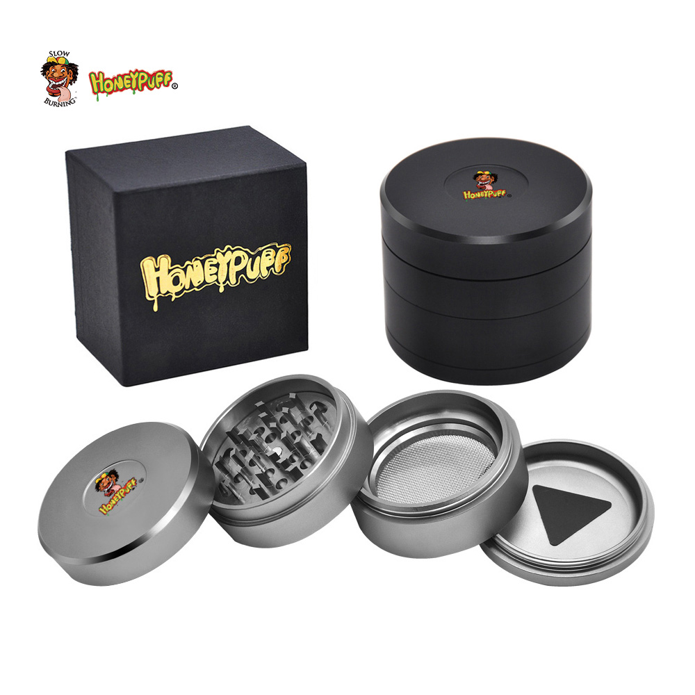 HONEYPUFF Metal Herb Grinder 63MM 4 Layers Detachable Tobacco Crusher CNC Teeth Aluminum Metal Smoking Tobacco Grinders Fit Dry Herb Miller
HONEYPUFF Metal Herb Grinder 63MM 4 Layers Detachable Tobacco Crusher CNC Teeth Aluminum Metal Smoking Tobacco Grinders Fit Dry Herb Miller