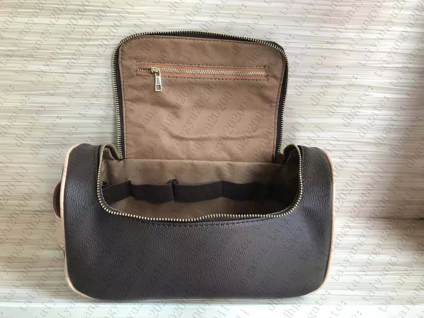 2021 High-end quality men travelling toilet bag fashion women wash bag large capacity cosmetic bags makeup toiletry bag Pouch
2021 High-end quality men travelling toilet bag fashion women wash bag large capacity cosmetic bags makeup toiletry bag Pouch