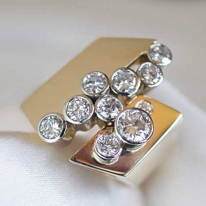 Februaryfrost Brand New Arrival Hyperbole Design Women Ring Punk Hiphop Cool Party Gorgeous Gold Color Shine Zircon Stone Female Ring Jewelr
Februaryfrost Brand New Arrival Hyperbole Design Women Ring Punk Hiphop Cool Party Gorgeous Gold Color Shine Zircon Stone Female Ring Jewelr