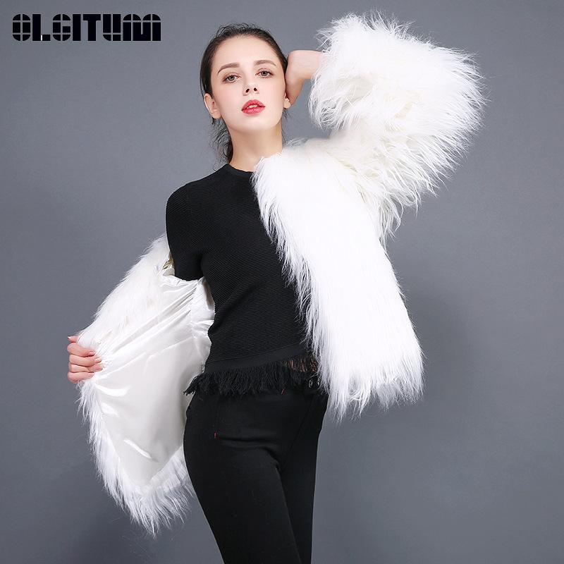 New Fashion Elegant Women Faxu Fur Long-sleeved Covered Button Outwear 2020 Short Warm Optional Color -3XL Female Casaco, White
New Fashion Elegant Women Faxu Fur Long-sleeved Covered Button Outwear 2020 Short Warm Optional Color -3XL Female Casaco, White