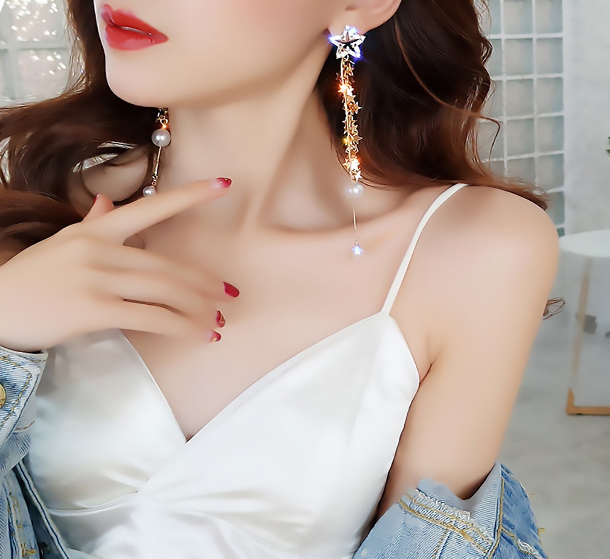 Pentagram sequins star tassel earrings long temperament Korean wild pearl earrings net red earrings
Pentagram sequins star tassel earrings long temperament Korean wild pearl earrings net red earrings