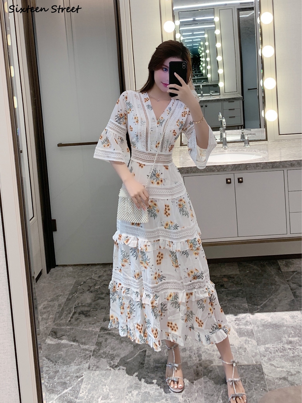 2021 Floral White Summer Printed Women's Enlargement Sleeve with Bow Cleavage Show Thin Dress Party Track Kmcz, Blue
2021 Floral White Summer Printed Women's Enlargement Sleeve with Bow Cleavage Show Thin Dress Party Track Kmcz, Blue