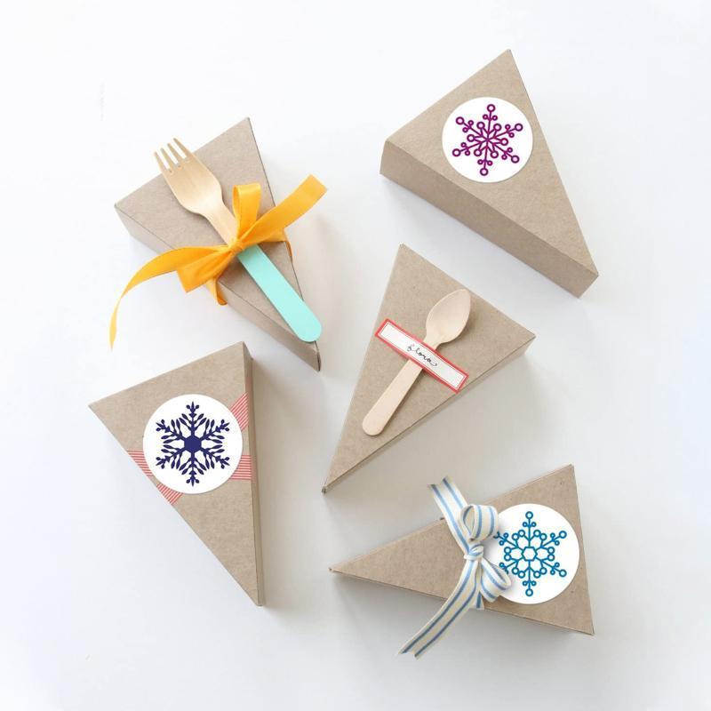 500pcs/Roll Snowflake Merry Christmas Stickers Candy Bag Envelopes Sealing Label Sticker Christmas Gifts Box Decorations1
500pcs/Roll Snowflake Merry Christmas Stickers Candy Bag Envelopes Sealing Label Sticker Christmas Gifts Box Decorations1