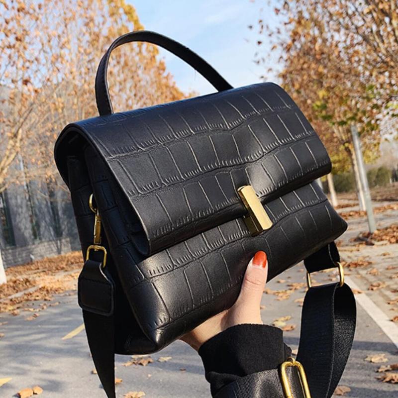 Crocodile pattern Square Tote bag 2021 New High-quality PU leather Women's Designer Handbag High capacity Shoulder Messenger Bag, Black
Crocodile pattern Square Tote bag 2021 New High-quality PU leather Women's Designer Handbag High capacity Shoulder Messenger Bag, Black