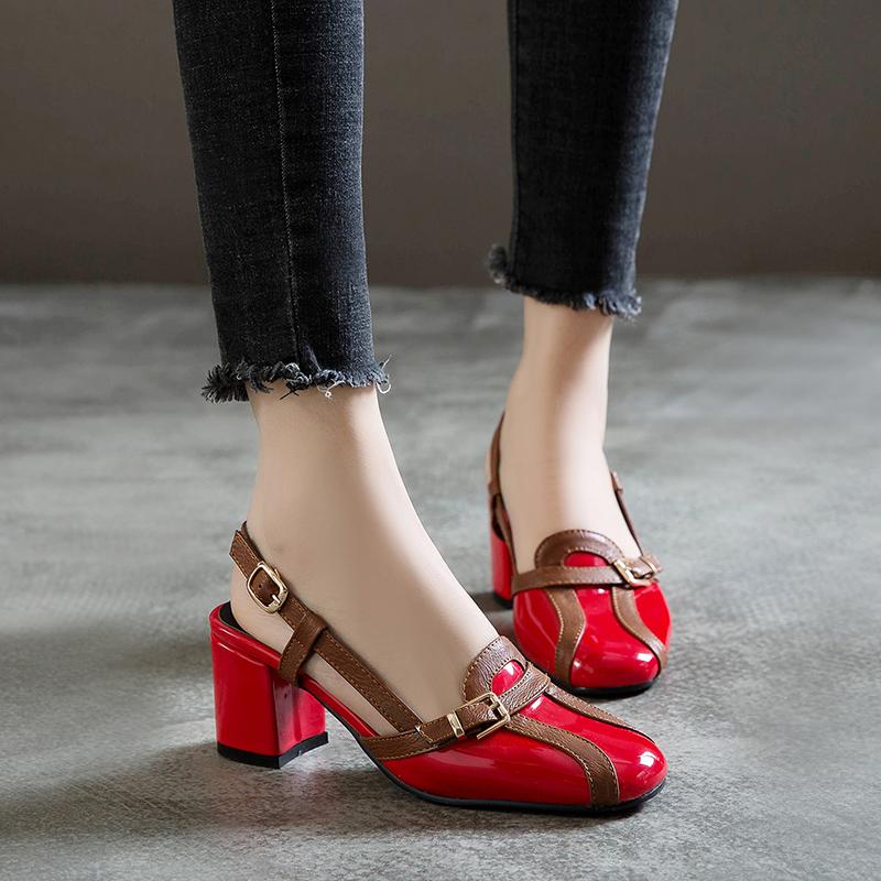2020 women's shoes color contrast stitching thick heel word buckle thick heel sandals large size, Beige
2020 women's shoes color contrast stitching thick heel word buckle thick heel sandals large size, Beige