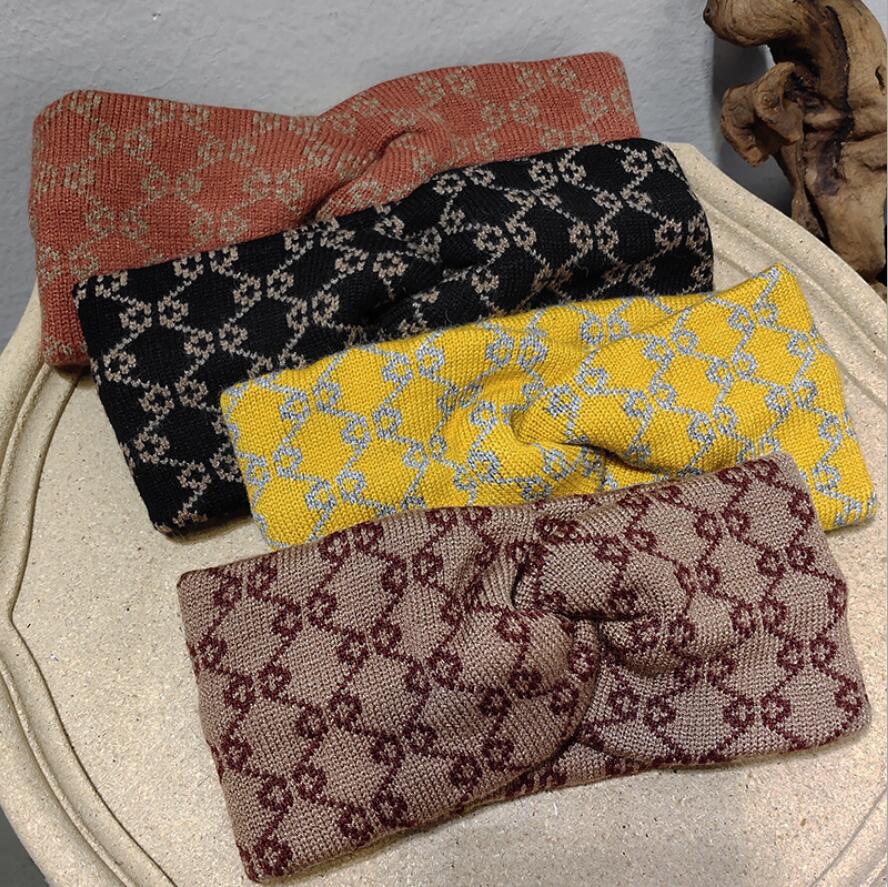 4 Colors Designer Headband Elastic Women Brand Headbands Girl Letter Retro Luxury Hair Band Hair Accessories Autumn and Winter Headwrap
4 Colors Designer Headband Elastic Women Brand Headbands Girl Letter Retro Luxury Hair Band Hair Accessories Autumn and Winter Headwrap