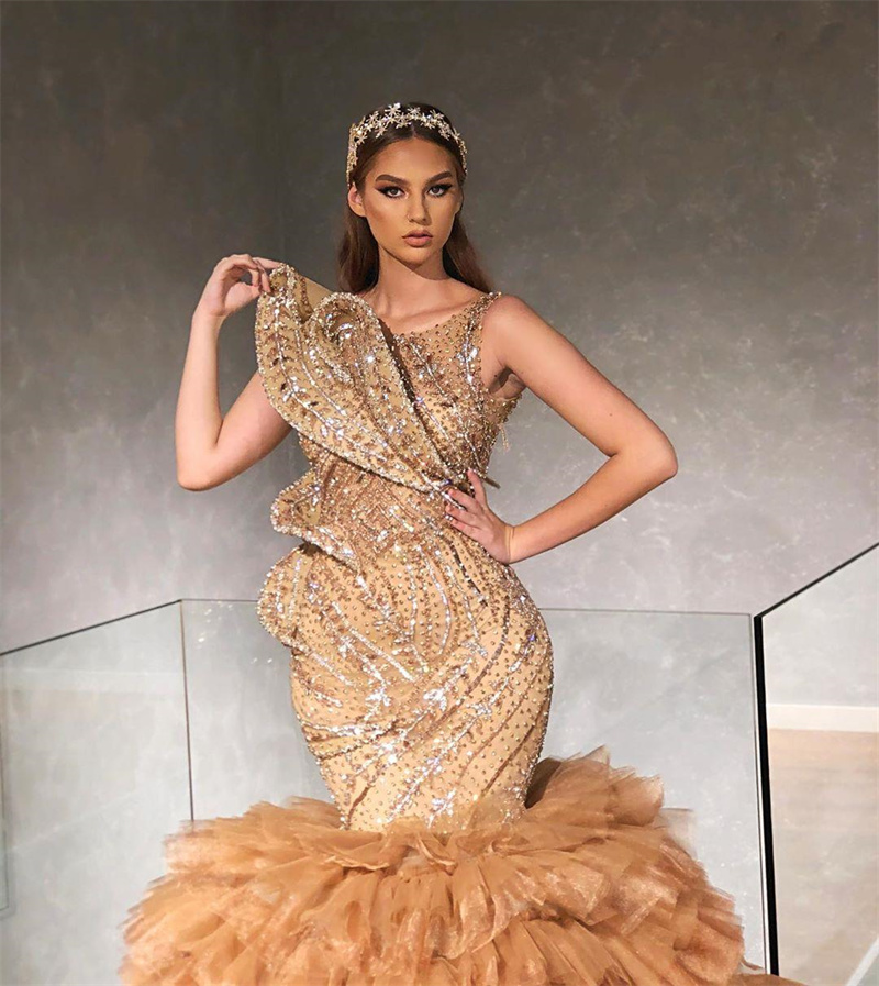 Gorgeous Gold Prom Dresses Beaded Sequins Evening Dress Custom Made Multilayered Ruffles Sleeveless Elegant Celebrity Party Gown