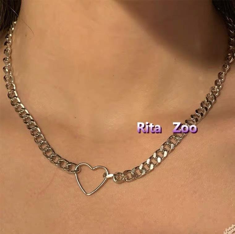 In titanium steel hollow love necklace versatile men and women fashion hip hop couple silver retro neckchain
In titanium steel hollow love necklace versatile men and women fashion hip hop couple silver retro neckchain