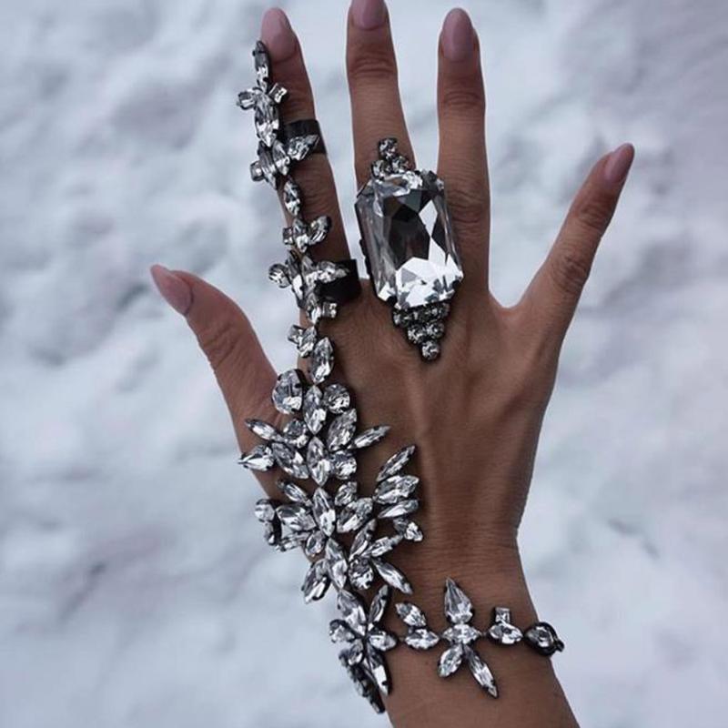 Luxury Water drop Cubic Zirconia Finger Bracelet Charm Jewelry for Women Personality Fashion Crystal Stone Bracelet Bangle
Luxury Water drop Cubic Zirconia Finger Bracelet Charm Jewelry for Women Personality Fashion Crystal Stone Bracelet Bangle