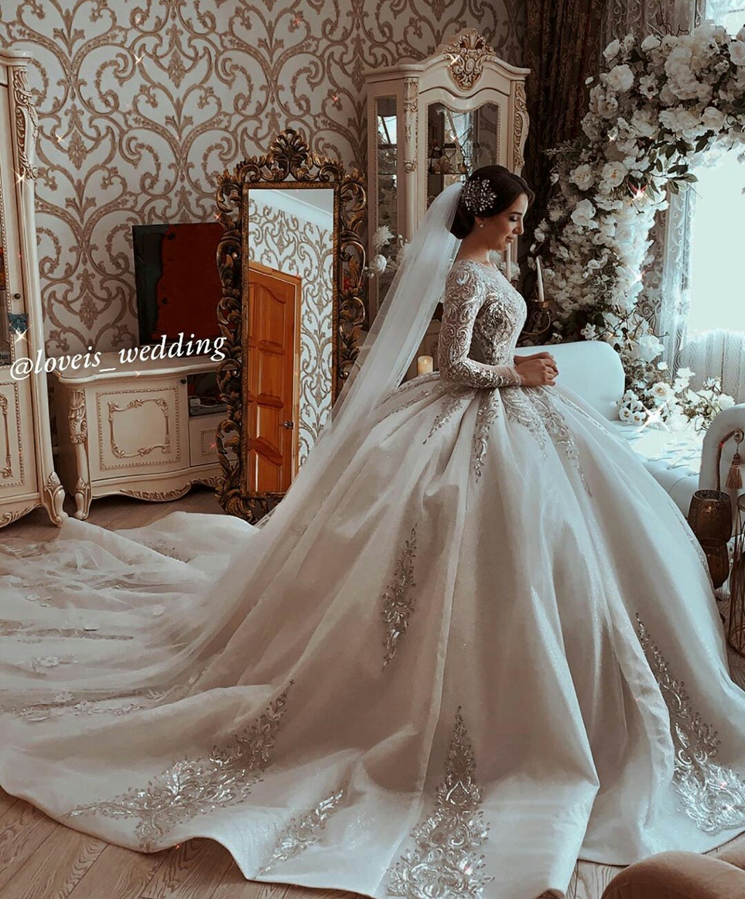 Modest Ball Gown 2021 Wedding Dresses Full Long Sleeve Lace Beaded Jewel Neck Bridal Gowns Vintage Plus Size robes de mariée
