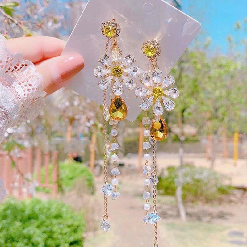 MENGJIQIAO New Exaggerated Elegant Yellow Flower Crystal Long Pearl Tassel Drop Earrings For Women Girls Brincos Party Jewelry
MENGJIQIAO New Exaggerated Elegant Yellow Flower Crystal Long Pearl Tassel Drop Earrings For Women Girls Brincos Party Jewelry