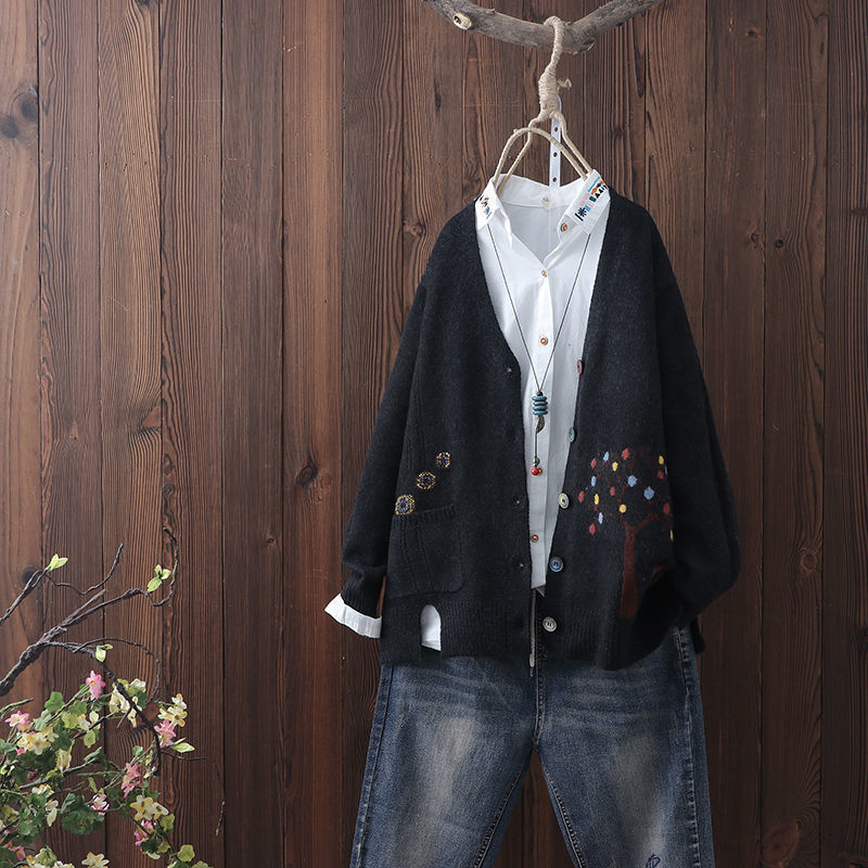 Women's long-sleeved knitted cardigan literary jacquard V-neck sweater coat autumn and winter new loose casual top clothing 201030