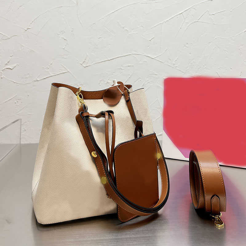 top 7a Crossbody Bags Shoulder Back Package Single Cowhide Leather Trendy Bucket Bag Classic Old Flower Messenger Handbag Fashion Laser Hollowed
top 7a Crossbody Bags Shoulder Back Package Single Cowhide Leather Trendy Bucket Bag Classic Old Flower Messenger Handbag Fashion Laser Hollowed