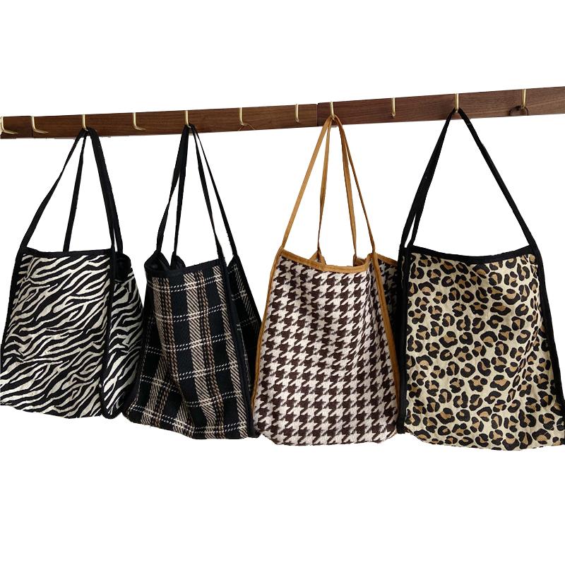Fashion Leopard Print Women Shoulder Bags Retro Handbags Large Capacity Female Shoulder Bag Vintage Casual Ladies Girls Tote Bag, A6
Fashion Leopard Print Women Shoulder Bags Retro Handbags Large Capacity Female Shoulder Bag Vintage Casual Ladies Girls Tote Bag, A6