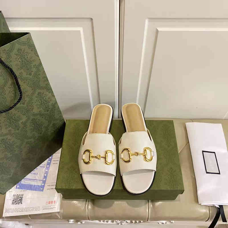 Slippers SS Spring horseshoe button embellished slippers Leather upper with sheepskin lining Size 35-43 JLPO, 1# shoe box
Slippers SS Spring horseshoe button embellished slippers Leather upper with sheepskin lining Size 35-43 JLPO, 1# shoe box