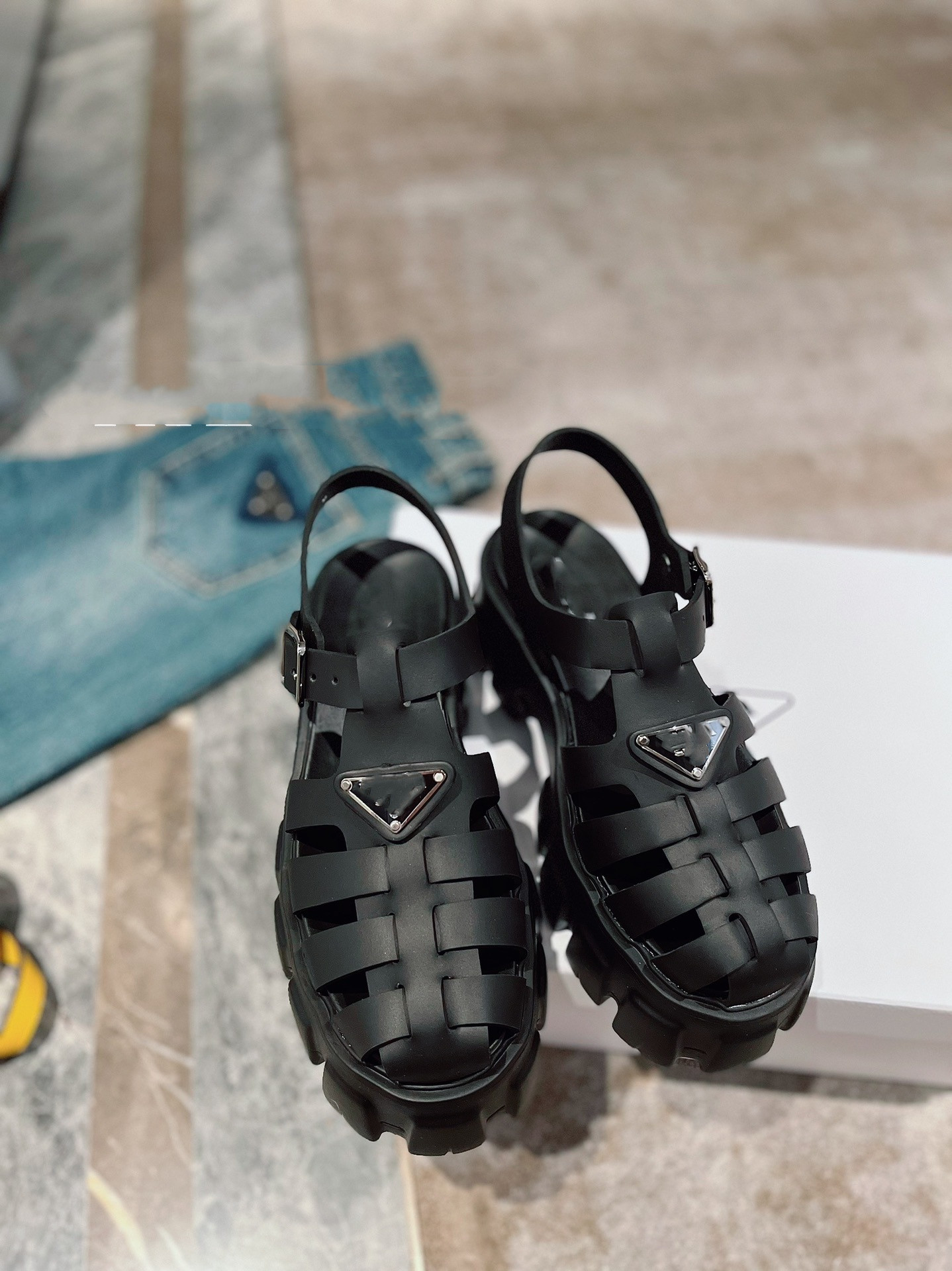 Onyx Pure Ochre Sandals Slippers Women Men Core Bone Foam Moon Gray Vermillion Desert Sand Resin Earth Brown Black Beach Shoes Glow Green De
Onyx Pure Ochre Sandals Slippers Women Men Core Bone Foam Moon Gray Vermillion Desert Sand Resin Earth Brown Black Beach Shoes Glow Green De