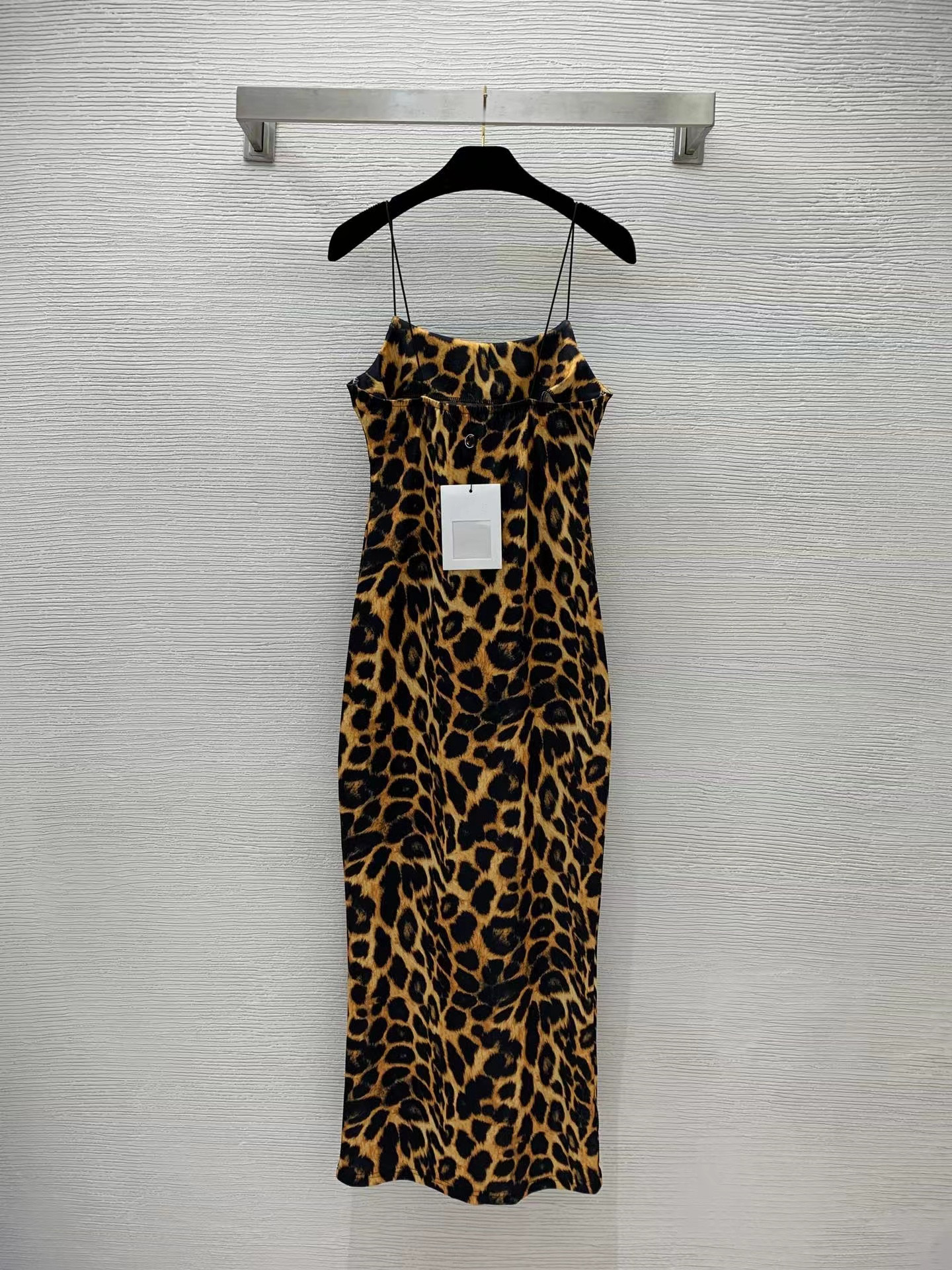 Designer Dress 2022 Spring Summer Spaghetti Strap Leopard Print Elasticity Fashion Brand Same Style Dress 0222-5, Picture color
Designer Dress 2022 Spring Summer Spaghetti Strap Leopard Print Elasticity Fashion Brand Same Style Dress 0222-5, Picture color