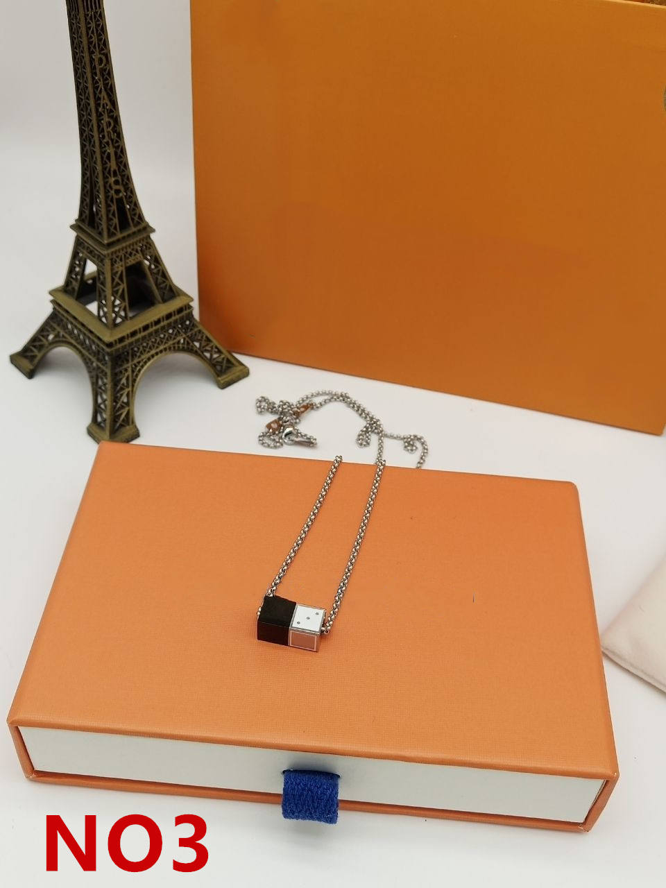 Hot Sale Pendant Necklaces Fashion Necklace for Man Woman Necklaces Jewelry Pendant Highly Quality 5 Model Optional
Hot Sale Pendant Necklaces Fashion Necklace for Man Woman Necklaces Jewelry Pendant Highly Quality 5 Model Optional