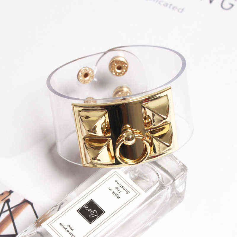 [EWQ] 2022 Spring New Rivet Gold-plated Alloy Leather Bracelet For Women Punk Transparent Bangles Female Tide Accessories PF168 X220216