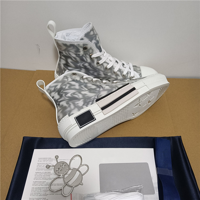 high-quality The latest canvas shoes in 2021, high-quality fashion women and women low-top canvas embossed microfiber sneakers sandals 36-45, No box 1
high-quality The latest canvas shoes in 2021, high-quality fashion women and women low-top canvas embossed microfiber sneakers sandals 36-45, No box 1