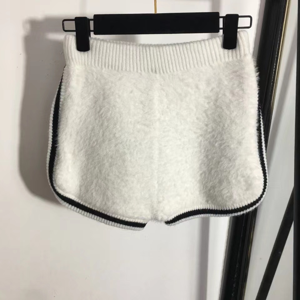 Women's Two Piece Pants New Knitwear Set With Letter Fleece Fur Round Neck Pullover Sweater Suit Elastic Waist Shorts