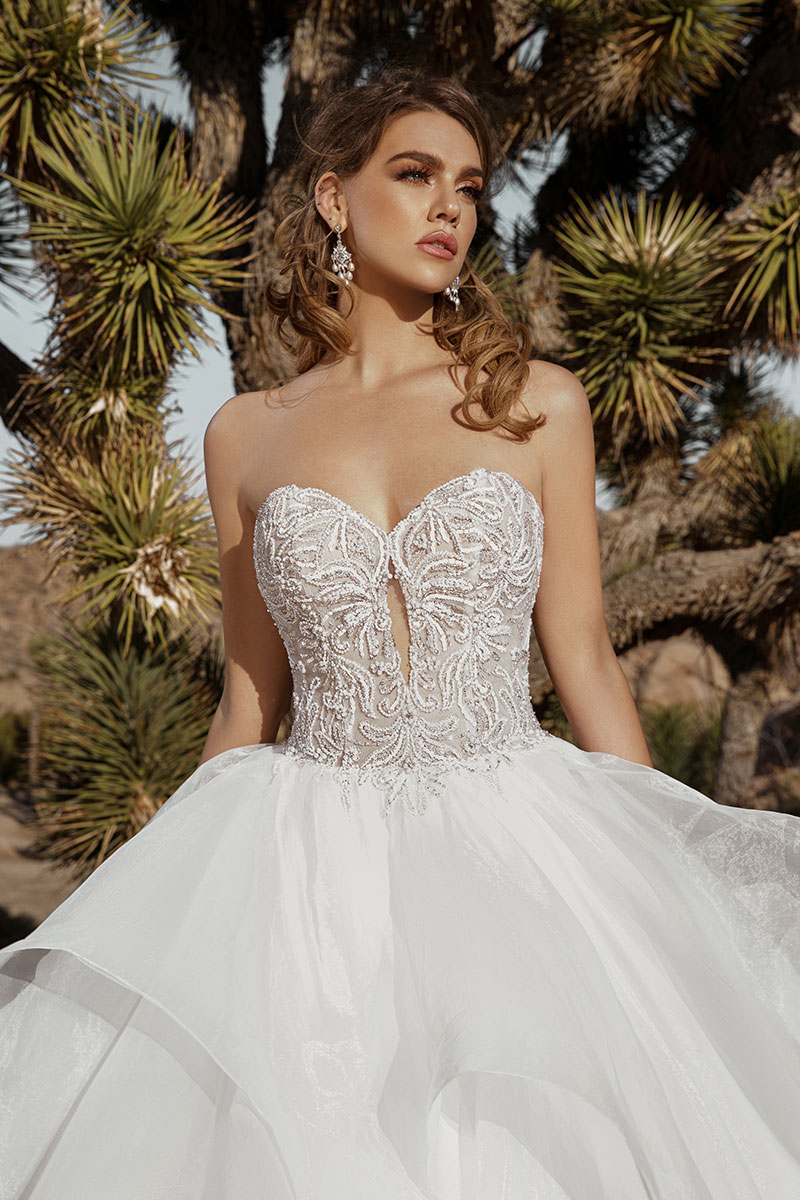 Kitty Chen A Line Wedding Dresses Sweetheart Neck Beading Lace Appliques Bridal Gowns vestidos de novia Ruffles Backless Wedding Dress