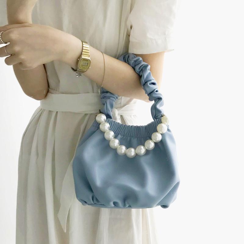 New Small Women's Bucket Bag Blue Shoulder Bags for Woman 2021 Pearl ladies handbag Folds female Crossbody Bag sac a main femme
New Small Women's Bucket Bag Blue Shoulder Bags for Woman 2021 Pearl ladies handbag Folds female Crossbody Bag sac a main femme