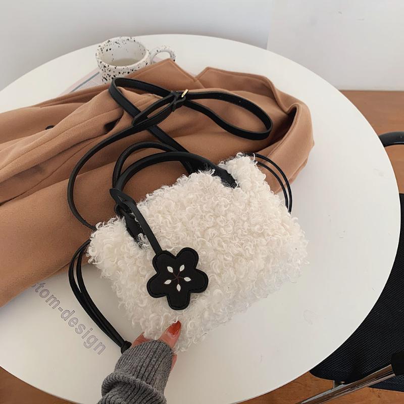 Faux Fur Luxury Handabgs For Women Winter Warm Female Shoulder Bag Designers Warm Crossbody Bags For Women, White
Faux Fur Luxury Handabgs For Women Winter Warm Female Shoulder Bag Designers Warm Crossbody Bags For Women, White