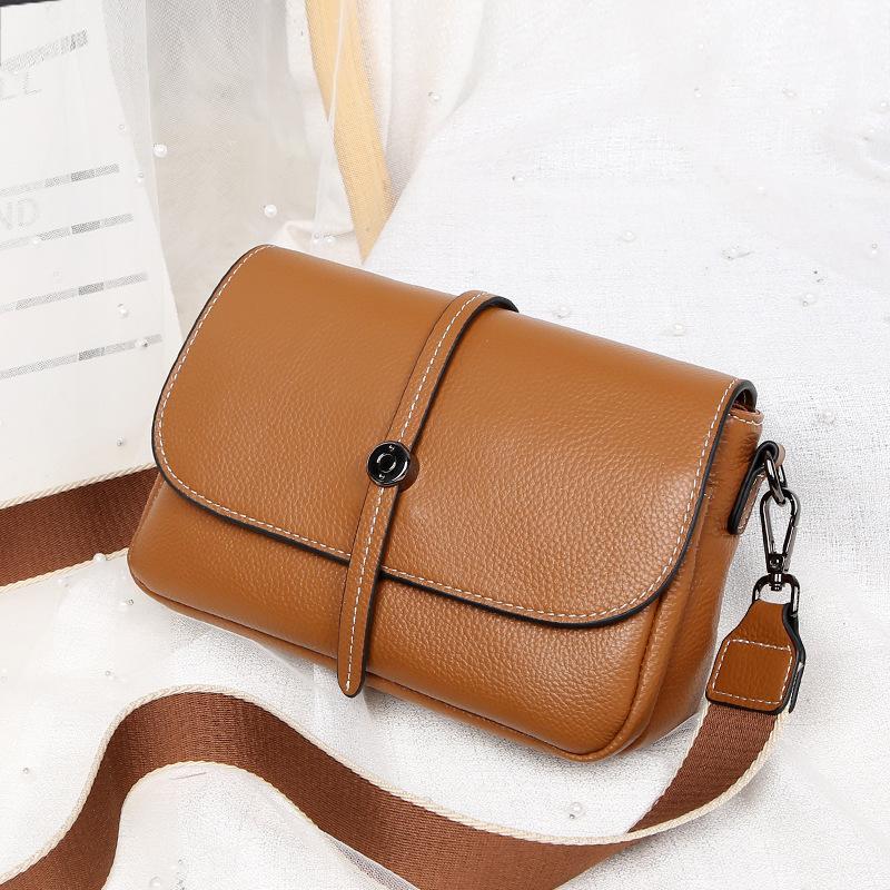2021 New Brand Design Luxury Women's Messenger Bag Head Layer Soft Cowhide Bag Leather Female Shoulder, Beige
2021 New Brand Design Luxury Women's Messenger Bag Head Layer Soft Cowhide Bag Leather Female Shoulder, Beige