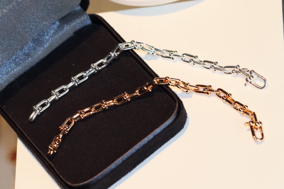 Link, Chain Seiko 925 Sterling Silver V gold rose gold fadeless men's and women's cross chain Circle Bracelet, Black
Link, Chain Seiko 925 Sterling Silver V gold rose gold fadeless men's and women's cross chain Circle Bracelet, Black