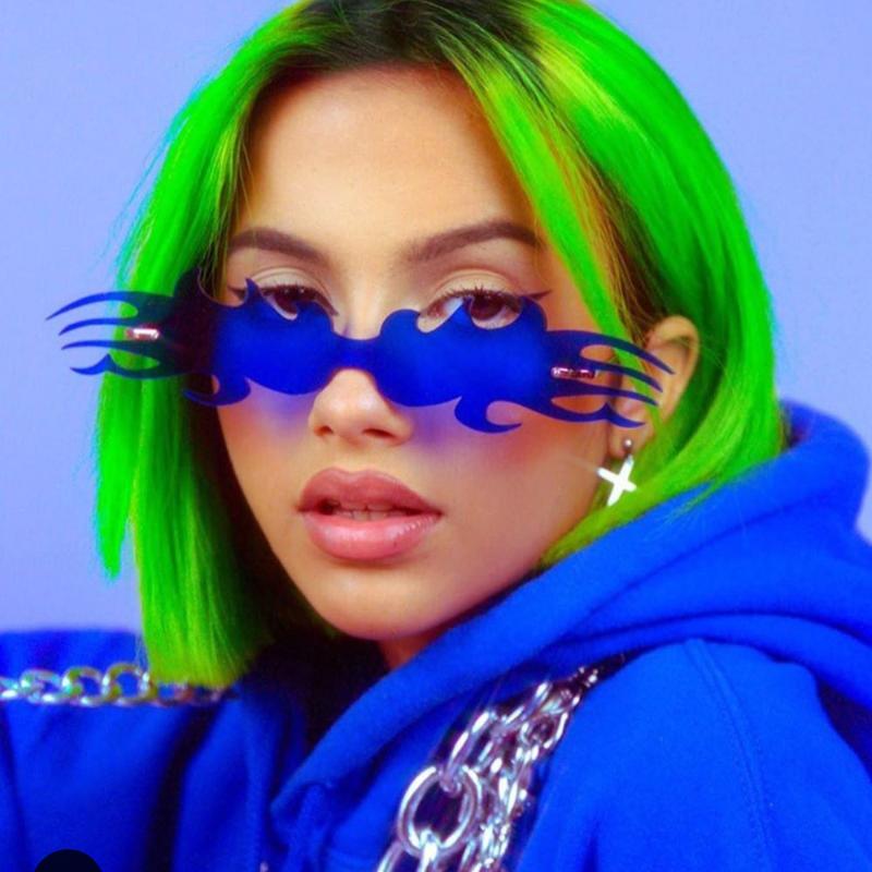 QPeClou 2021 New Fashion One Piece Flame Color Show Sunglasses Women Funny Oversized Fire Party Glasses Men Metal Punk Shades
QPeClou 2021 New Fashion One Piece Flame Color Show Sunglasses Women Funny Oversized Fire Party Glasses Men Metal Punk Shades