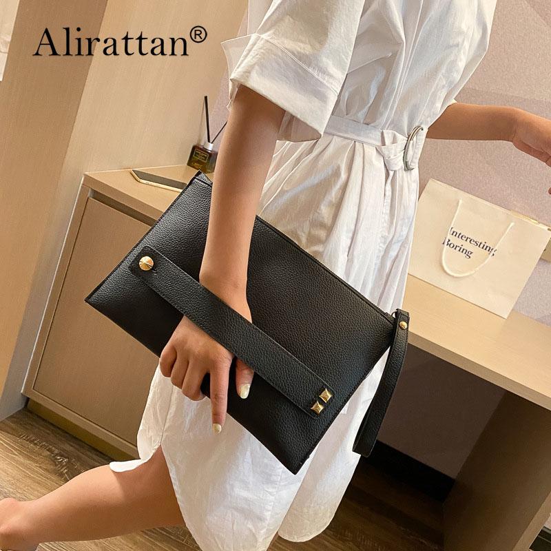 Clutch Bags Bag Female PU Leather 2021 Trendy Casual Fashion Envelope Personalized Wrist Wild Temperament, Black
Clutch Bags Bag Female PU Leather 2021 Trendy Casual Fashion Envelope Personalized Wrist Wild Temperament, Black