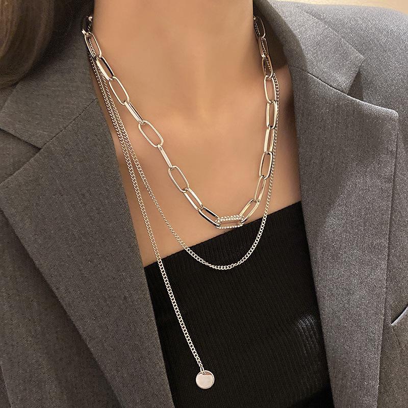 Chains Europe And America Fashion Female Jewelry Personality Hip Hop Style Multi-layer Clavicle Chain Women's Accessories
Chains Europe And America Fashion Female Jewelry Personality Hip Hop Style Multi-layer Clavicle Chain Women's Accessories