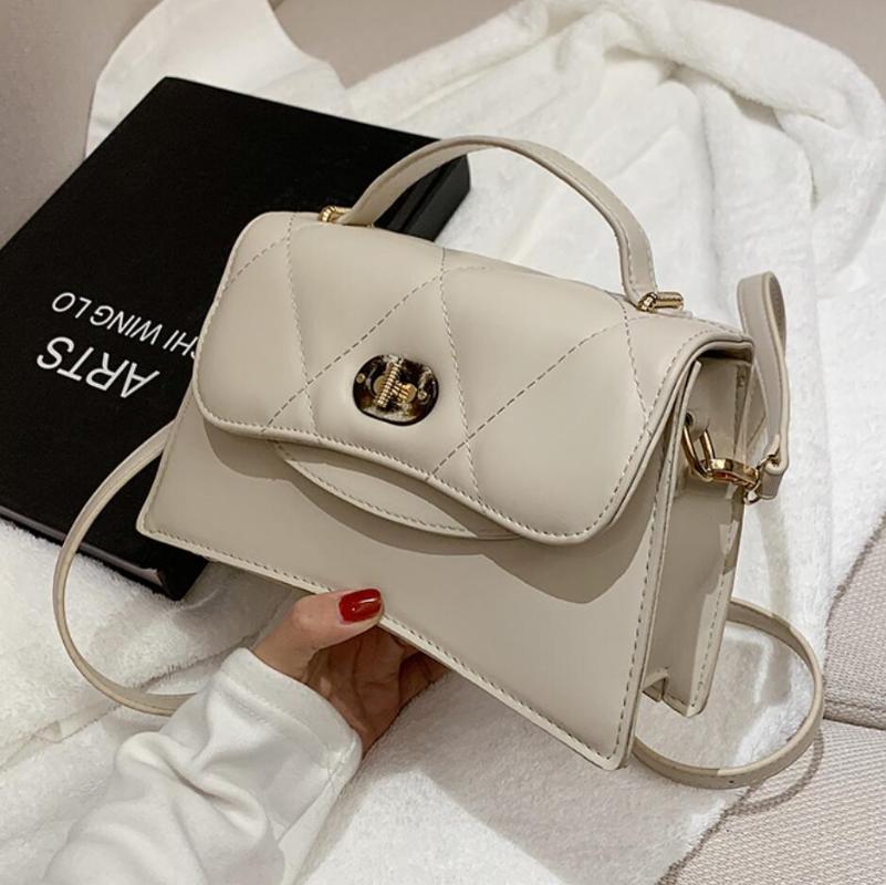 Lattice Square Tote bag 2021 Fashion New High-quality PU Leather Women's Designer Handbag Chain Shoulder Messenger Bag Purses, 19 cm black
Lattice Square Tote bag 2021 Fashion New High-quality PU Leather Women's Designer Handbag Chain Shoulder Messenger Bag Purses, 19 cm black