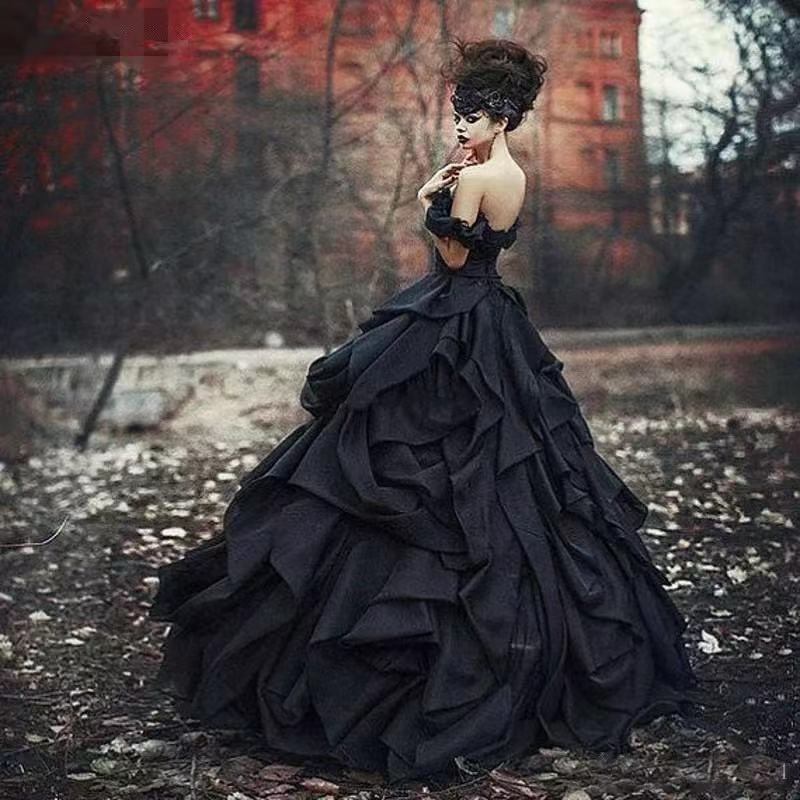 Black Gothic Ball Gown Wedding Dresses Ruched Off Shoulder Tiered Pleat Lace Vintage Victorian Bridal Gowns Plus Size Lace-up Corset Bride Cosplay Mas