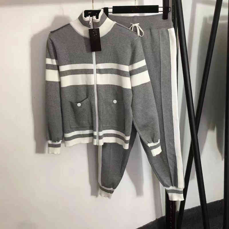 Women's Two Piece Pants knittedTwo stripe color blocking stand collar zipper cardigan elastic high waist Leggings sports suit B3JO
Women's Two Piece Pants knittedTwo stripe color blocking stand collar zipper cardigan elastic high waist Leggings sports suit B3JO