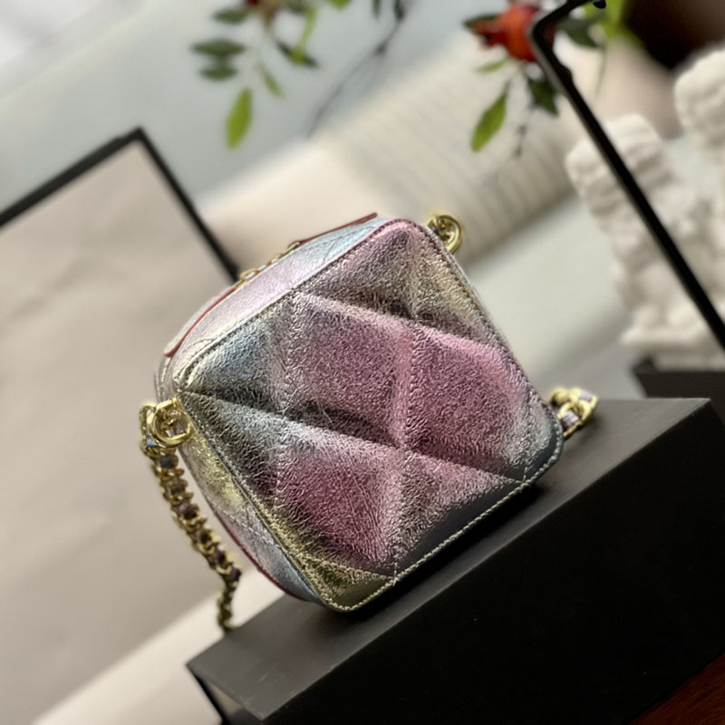 Laser Colourful Classic Box Sqaure Bags Dazzling Color Mini Vanity Quilted Matelasse Chain Crossbody Shoulder Luxury Designer Tiny Cosmetic Handbags 13CM
Laser Colourful Classic Box Sqaure Bags Dazzling Color Mini Vanity Quilted Matelasse Chain Crossbody Shoulder Luxury Designer Tiny Cosmetic Handbags 13CM