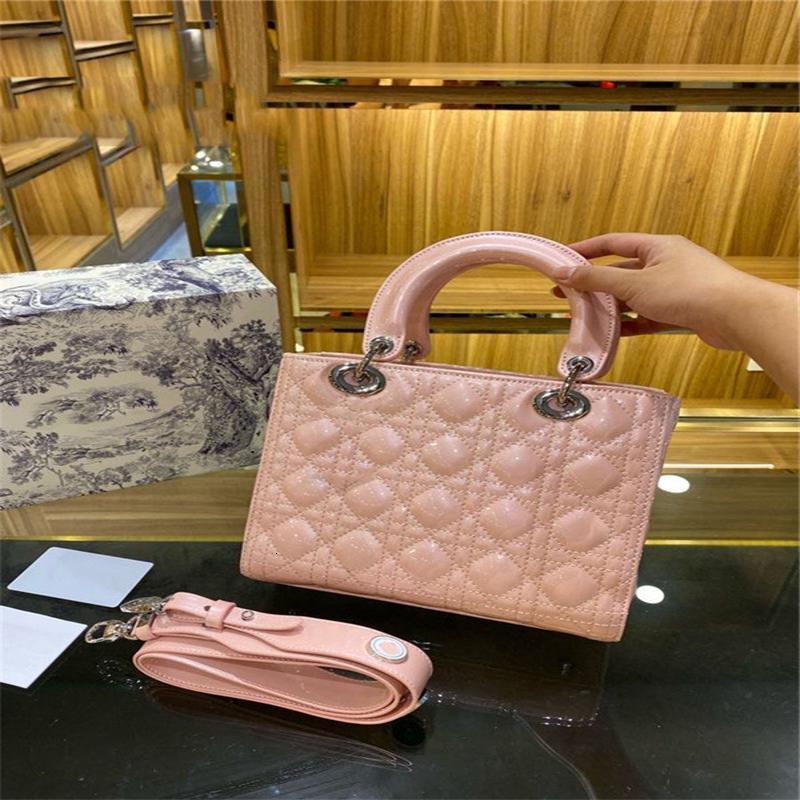 Lady Vintage Clutch Princess Fashion Women Handbags Removable Badge Broadband Patent Leather Alligator Diamond Clutch Luxury Designer QYNF 2
Lady Vintage Clutch Princess Fashion Women Handbags Removable Badge Broadband Patent Leather Alligator Diamond Clutch Luxury Designer QYNF 2