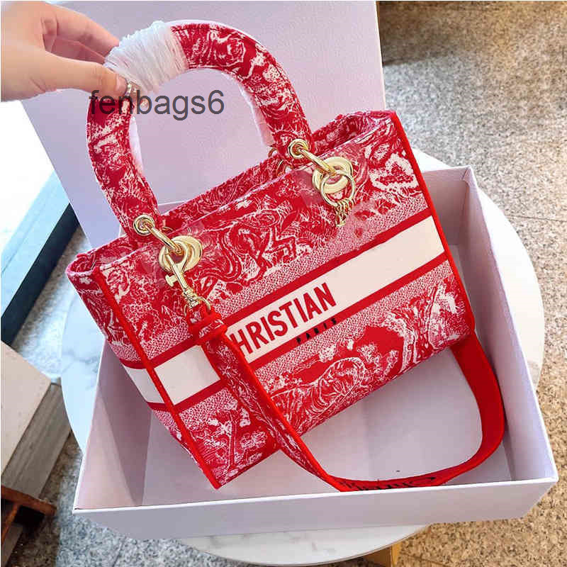 Designer Bags Christians Classic Embroidered Series Women's Messenger Bag Designers Handbag Christian
Designer Bags Christians Classic Embroidered Series Women's Messenger Bag Designers Handbag Christian