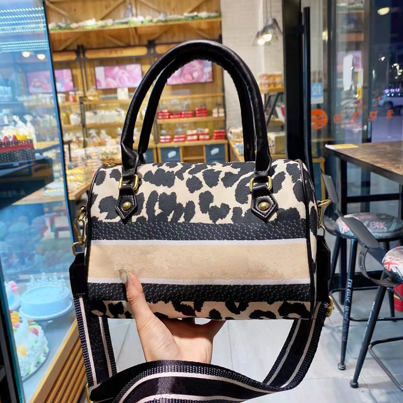 Mini boston bags lady messenger bag phone purse fashion satchel pillow shoulder bag handbag, As show
Mini boston bags lady messenger bag phone purse fashion satchel pillow shoulder bag handbag, As show