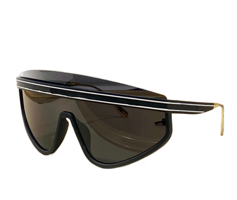 Popular Designer CLUB M2U Sunglasses for Women Vintage trend Fashion show letter print face mask sun glasses Avant-garde unique style Anti-Ultraviolet come with case
Popular Designer CLUB M2U Sunglasses for Women Vintage trend Fashion show letter print face mask sun glasses Avant-garde unique style Anti-Ultraviolet come with case