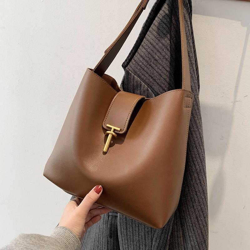 Wild Texture Large-capacity Bag Female 2021 Net Red New Trendy Simple One-shoulder Messenger Bucket Bag, Black
Wild Texture Large-capacity Bag Female 2021 Net Red New Trendy Simple One-shoulder Messenger Bucket Bag, Black