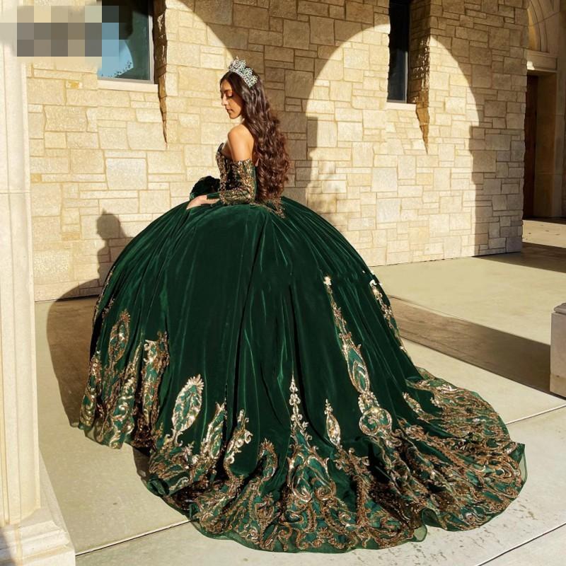 Vintage Mexican Girls Royal Dark Green Velvet Quinceanera Dresses Gold Sequin Lace Appliqued Sweet 16 Dresses Luxury Prom Pageant Ball Gowns Vestidos 