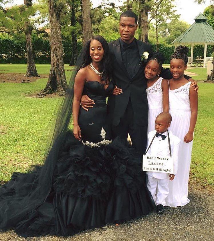 Mermaid Black Dresses Lace Applique Ruffles Tiered Skirt Chapel Train Satin Tulle Custom Made African Wedding Gown Vestidos