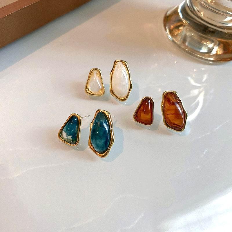 Stud 2022 Korean Resin Irregular Asymmetry Vintage Earrings For Women Fashion Jewelry Geometric Oorbellen Pendiente Mujer, Golden;silver
Stud 2022 Korean Resin Irregular Asymmetry Vintage Earrings For Women Fashion Jewelry Geometric Oorbellen Pendiente Mujer, Golden;silver