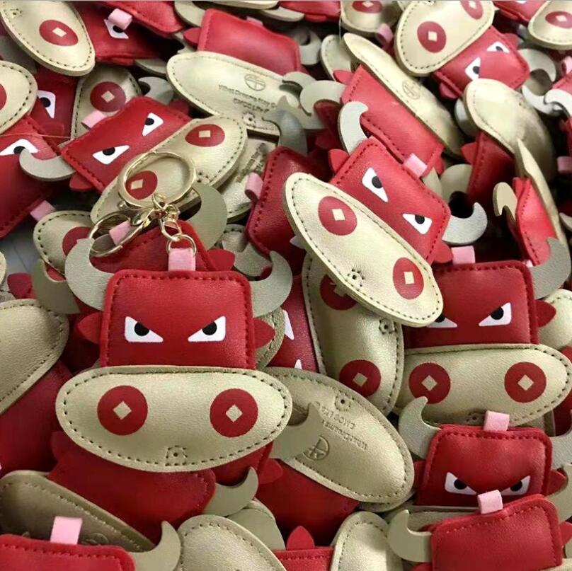 Fashion Cow Designer Key Buckle Bag Car Keychain Handmade Leather Animals Keychains Man Woman Purse Bag Pendant Accessories Gifts
Fashion Cow Designer Key Buckle Bag Car Keychain Handmade Leather Animals Keychains Man Woman Purse Bag Pendant Accessories Gifts