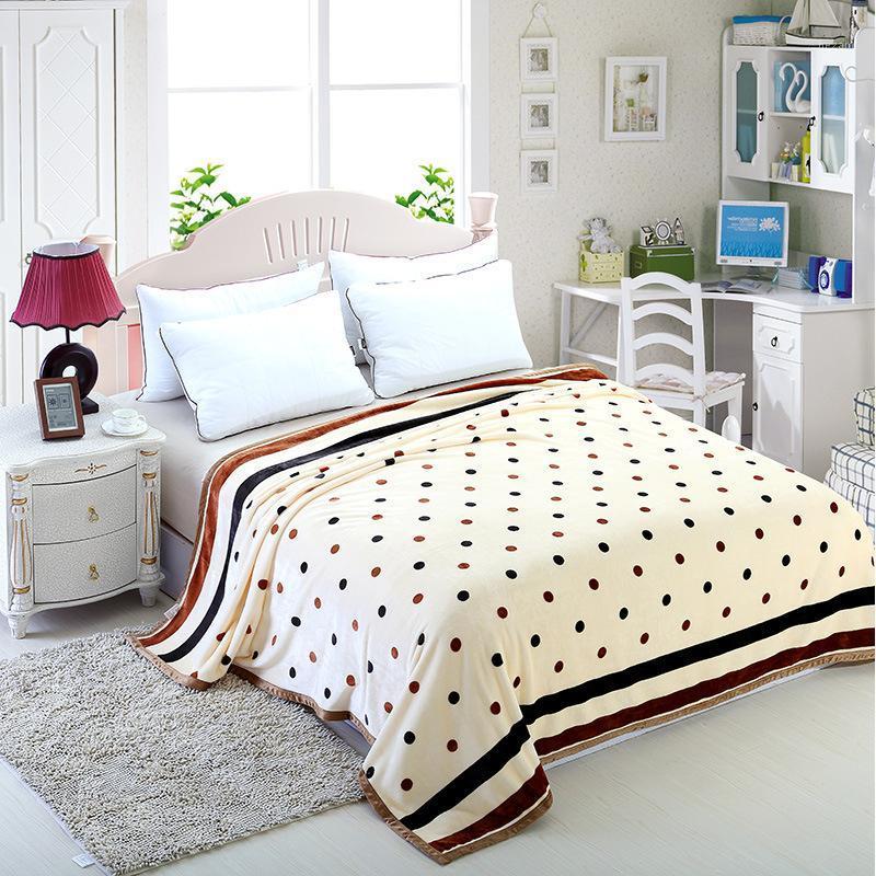 High Quality Throw Blanket Coral Fleece Blanket On The Bed Soft Winter Flannel For Sofa 200x230cm Warm Bedspread1
High Quality Throw Blanket Coral Fleece Blanket On The Bed Soft Winter Flannel For Sofa 200x230cm Warm Bedspread1